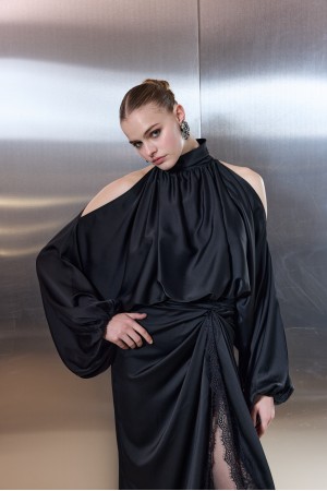 Sweet Romance Satin Shirtblouse Black