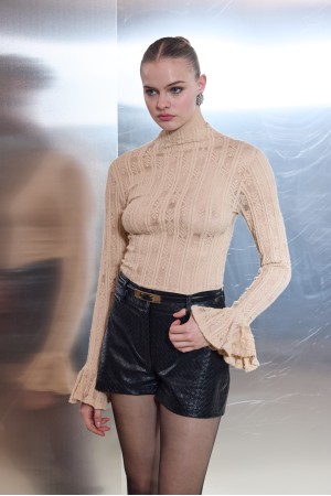 Lace Knit Romantic Top Crema