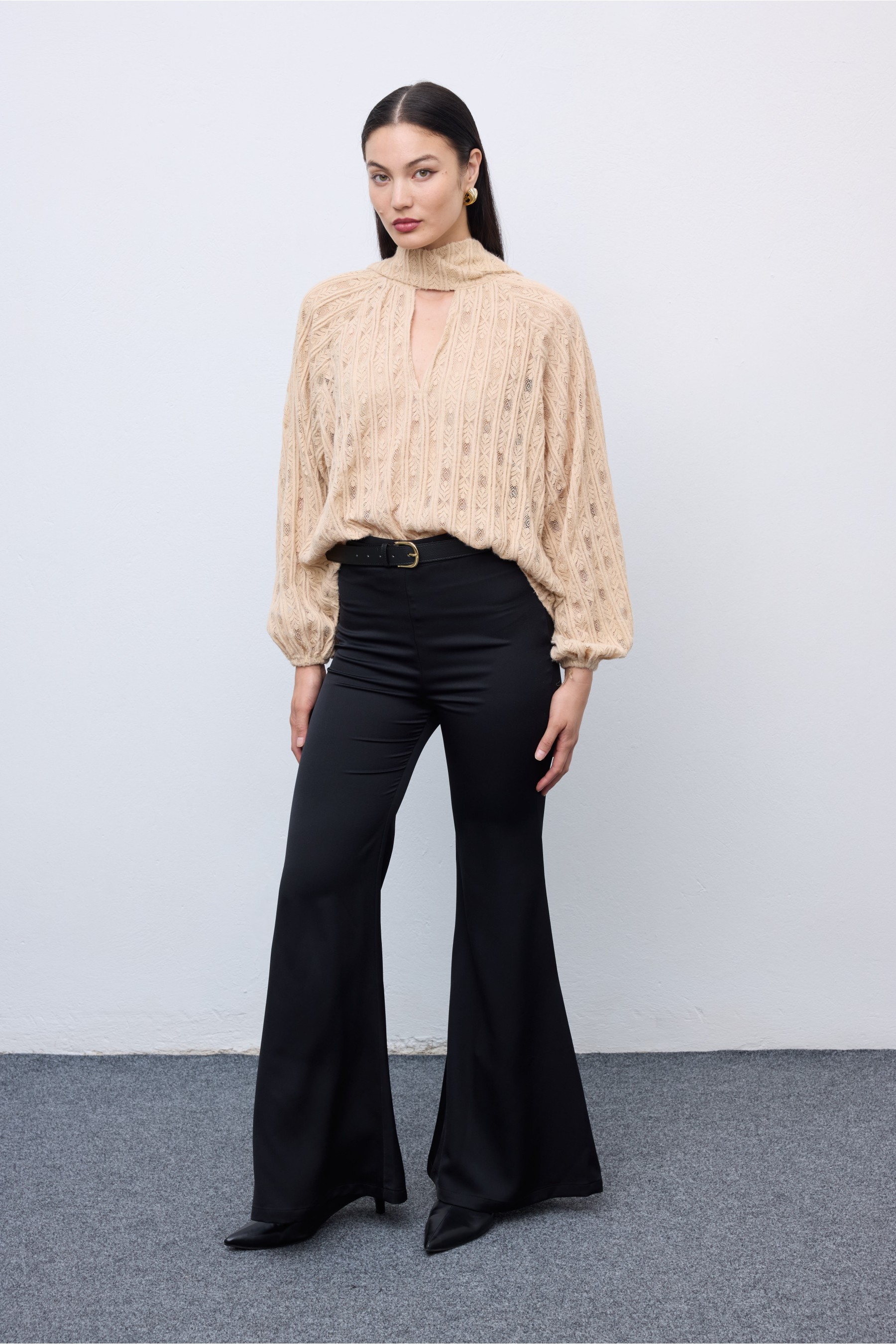 Lace Knit Romantic Blouse Crema