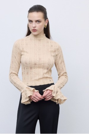 Lace Knit Romantic Top Crema