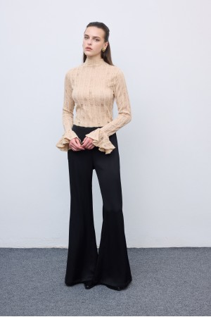 Lace Knit Romantic Top Crema