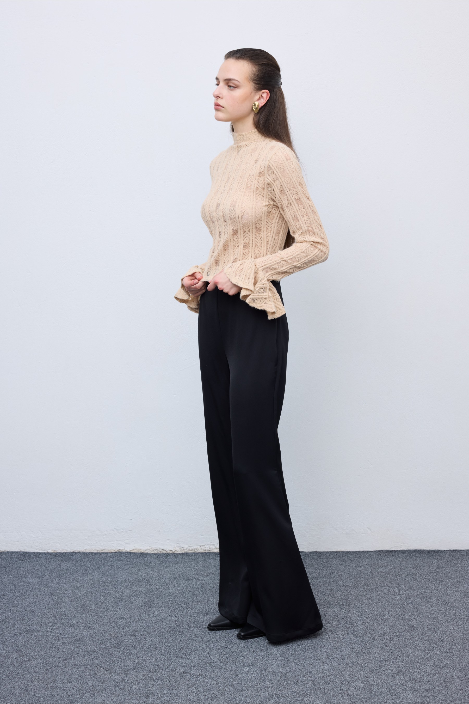 Lace Knit Romantic Top Crema