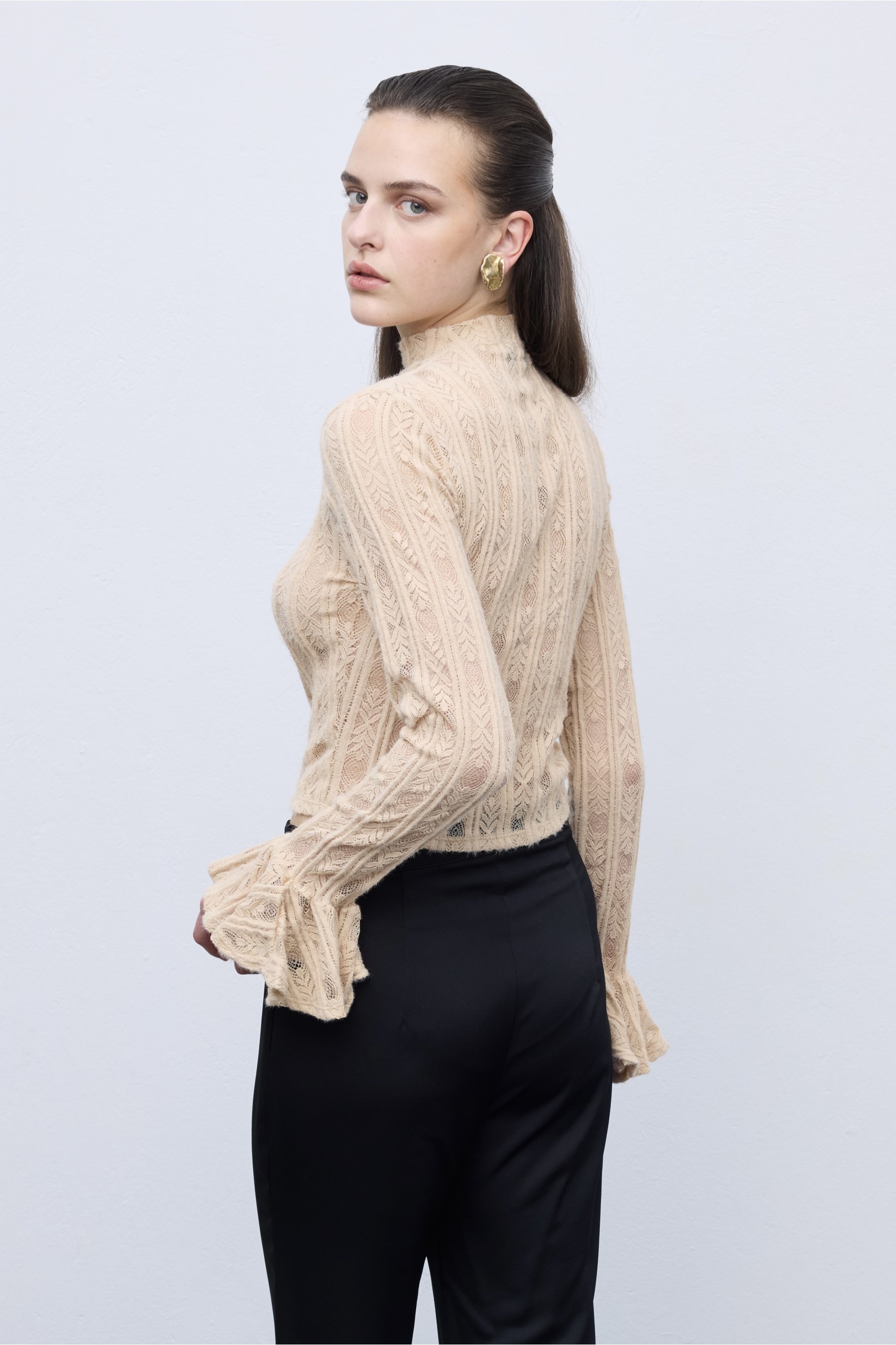 Lace Knit Romantic Top Crema